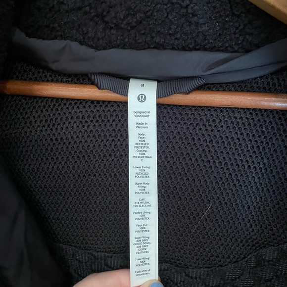 lululemon Snow Warrior Parka in Black, size 8 - Picture 5 of 7